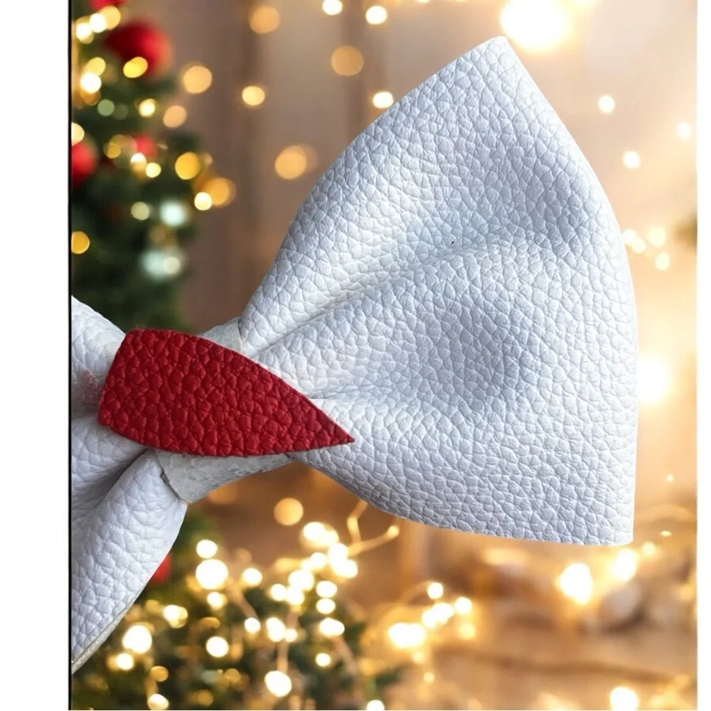 Christmas 🎄 Snowman ☃️ faux leather hair bows NWT